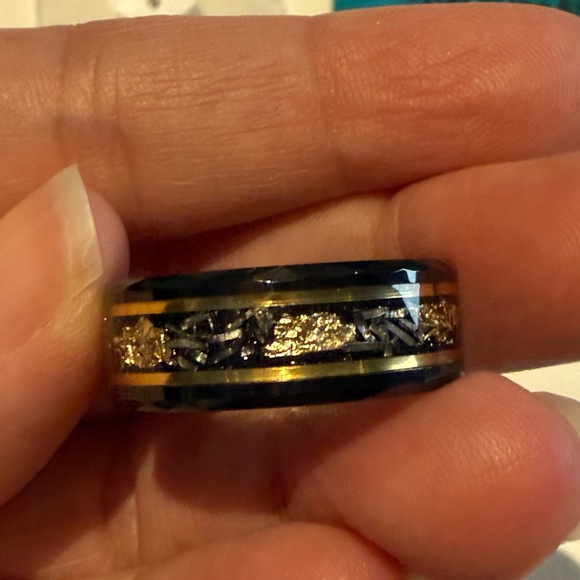 NEW Men's Black and Gold Inlay Tungsten Carbide Ring Size 9 - Picture 9 of 11